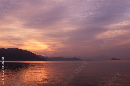 琵琶湖の朝 © Paylessimages