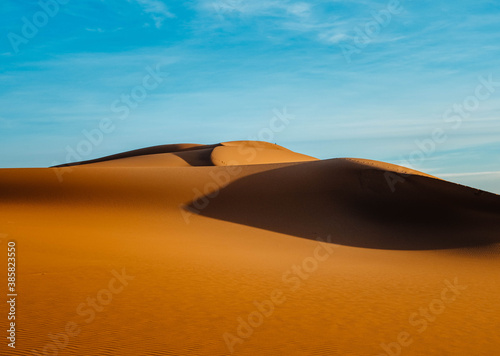 desert sand dunes © Dmitrii