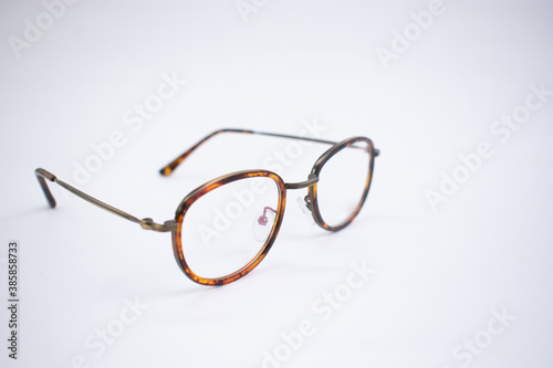 óculos detalhado