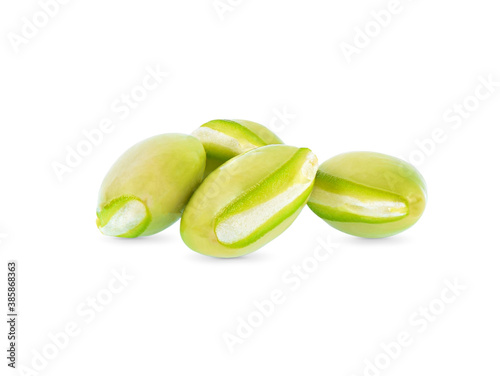 Wallpaper Mural fresh green peas isolated on a white background Torontodigital.ca