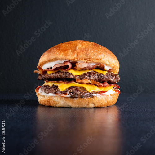 Fotografia hamburguesa con bacon
