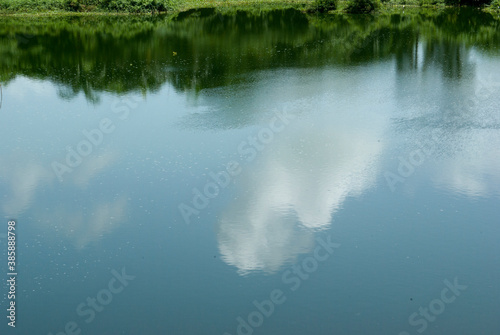Reflejo de nube en el agua © LuisAlberto