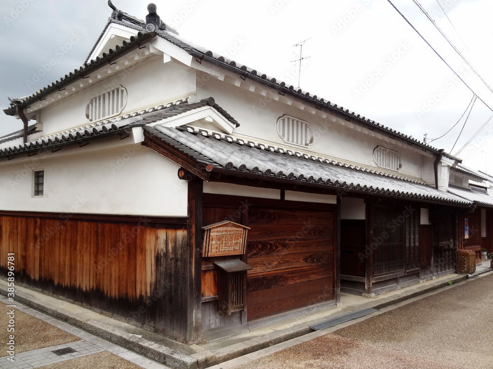 重要伝統的建造物群保存地区今井町の家並み