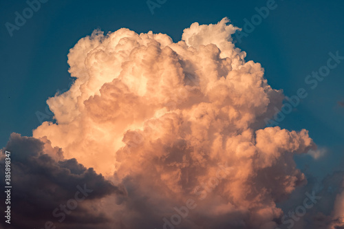 Giant cumulus cloud