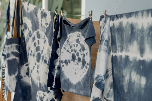 Фотография Fabric dyeing with natural colors