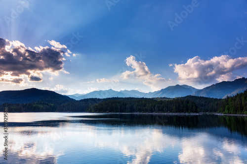 Majestic Lakes - Eibsee © Videografic
