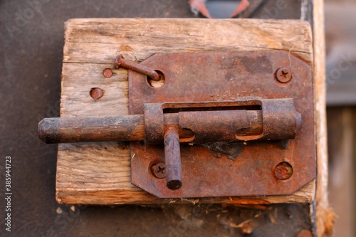 Wallpaper Mural old rusty lock Torontodigital.ca