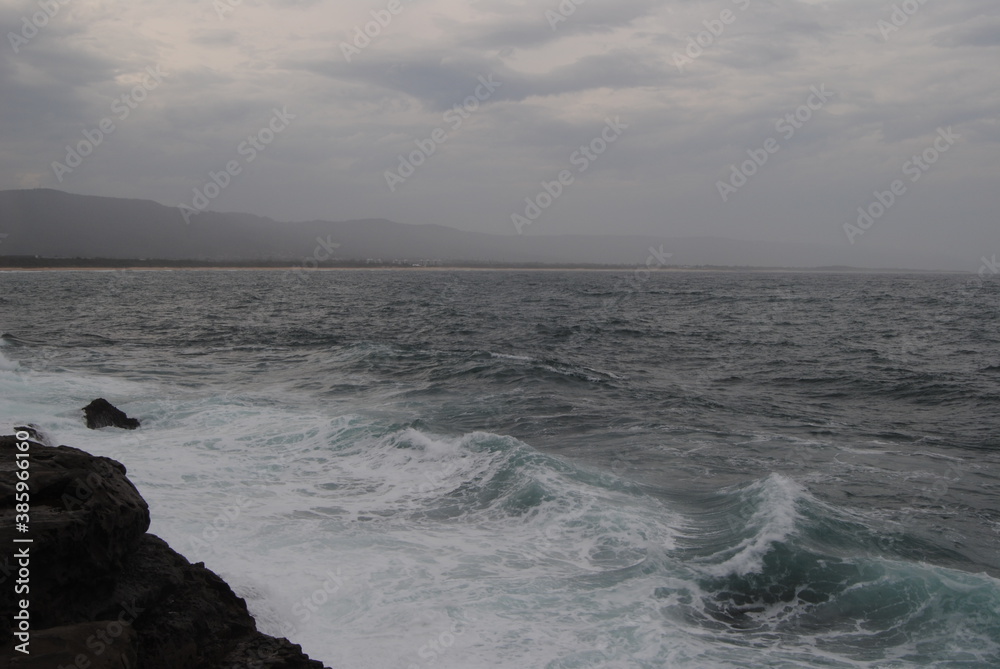 Wollongong ocean view from the shore on the grey day