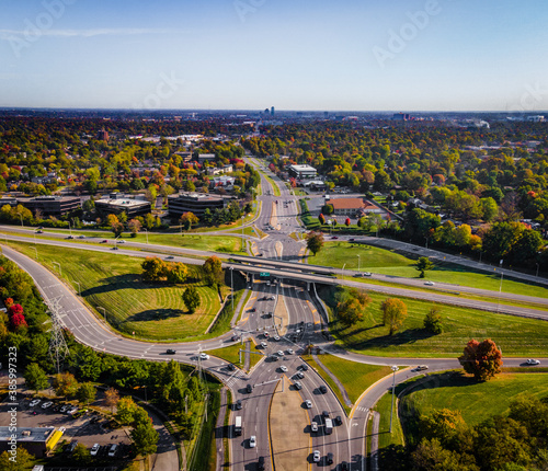 Canvas Print Eight snapped intercrossing traffic on Diverging Diamond Interchange on Harrodsb