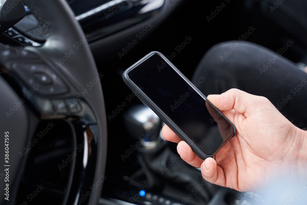 Driver using touch screen smartphone