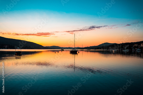 Obraz na plátně Morgenröte am See