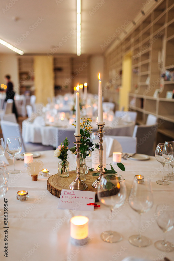 beautiful wedding location table arrangements