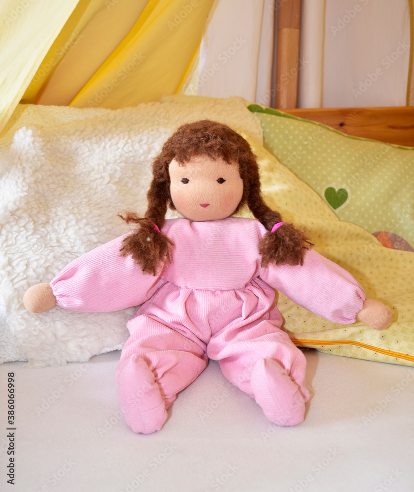 Rosa Stoffpuppe nach Art einer Waldorfpuppe, Mädchen, Zöpfe Rosa Stoffpuppe nach Art einer Waldorfpuppe, Mädchen, Zöpfe