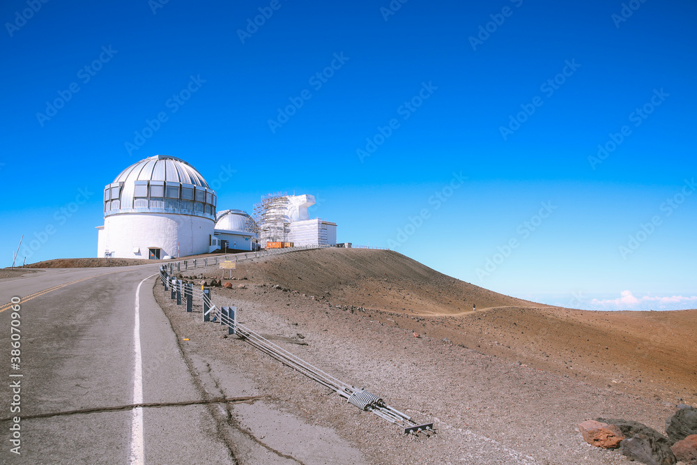Fototapeta premium Mauna Kea Observatory Telescope, Big island, Hawaii 