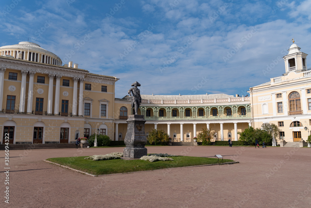 Obraz premium Monument to Paul I on the square at the Pavlovsk Palace ( architect, Charles Cameron ) in Pavlovsk, Saint Petersburg, Russia