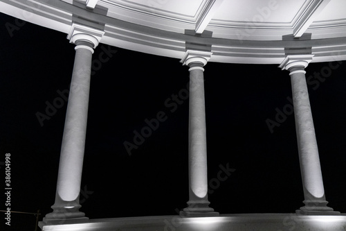 Foto Torreón de Zarautz observado durante la noche