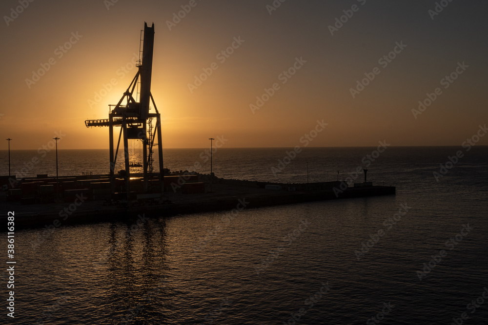 Obraz premium Silhouette Kran