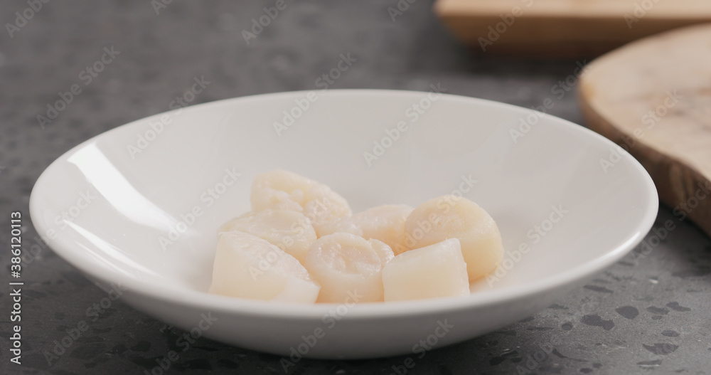 raw scallops before cooking