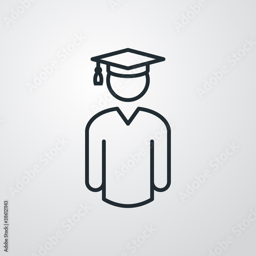 Acto de graduación. Icono lineal estudiante graduado con birrete en fondo gris