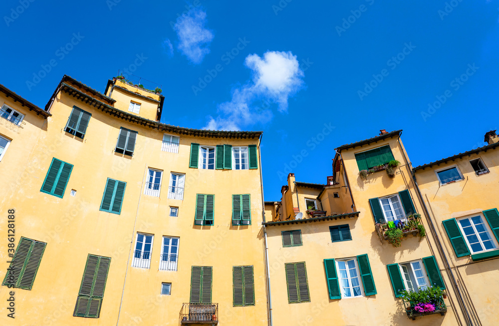 Lucca, the architectures of the city