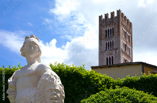 Lucca, the architectures of the city