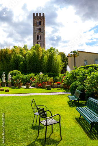 Lucca, the architectures of the city