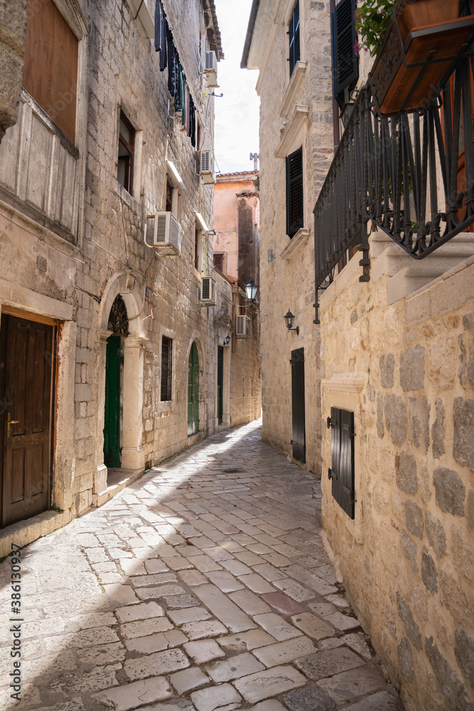 Fototapeta premium Empty narrow streets in old Kotor, Montenegro