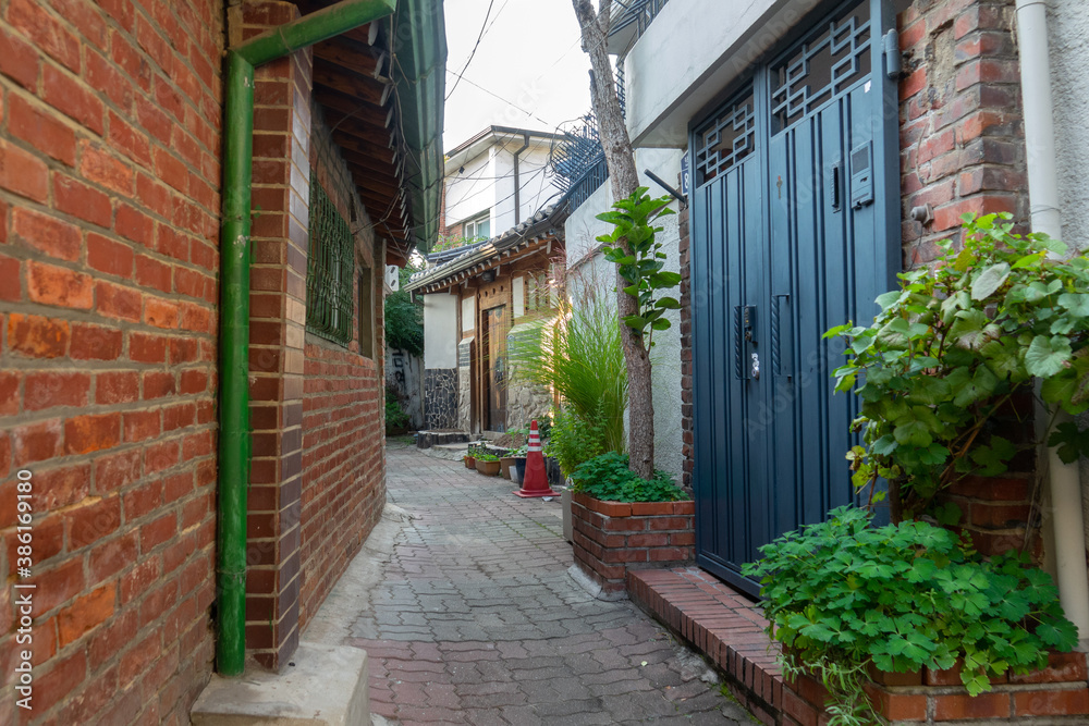 old streets of seoul