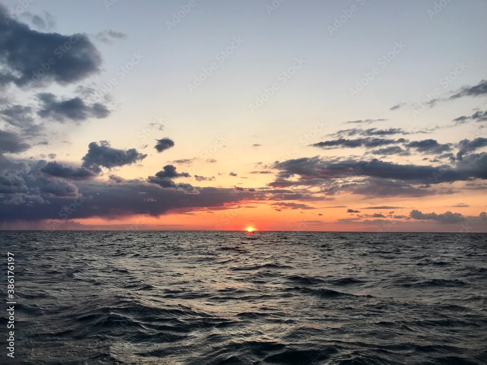 Obraz premium sunset on the sea