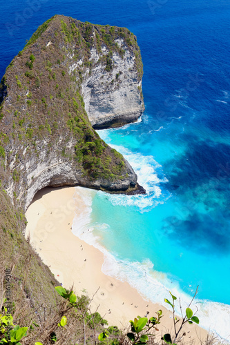 Main view of Kelingking beach, on of the most amazing spots in Nusa Penida Island, Bali. © nachosuko