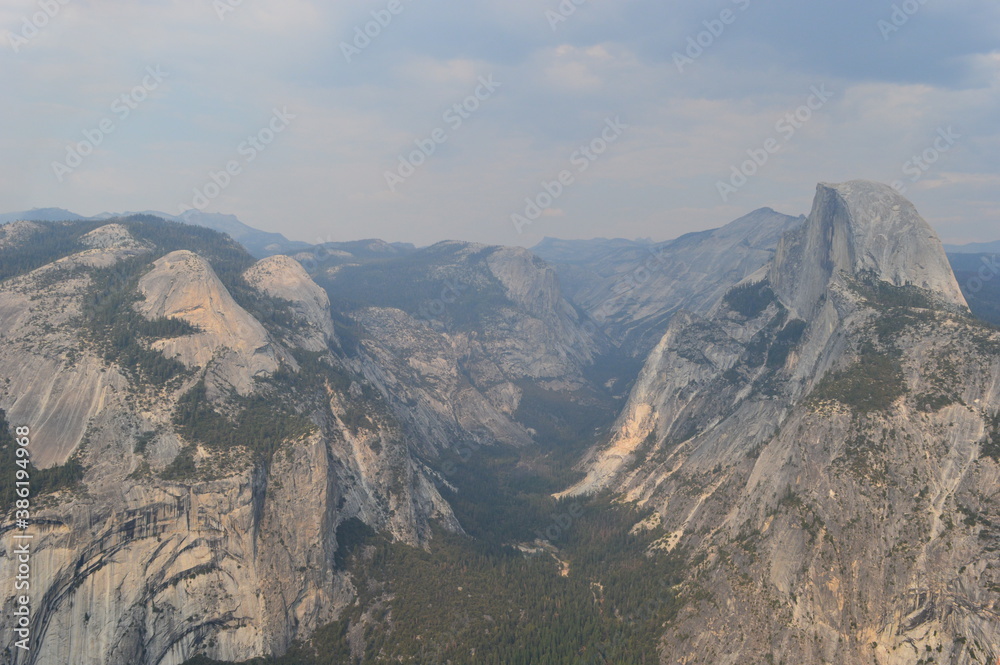 Hiking, climbing and camping in the beautiful Yosemite National Park and valley in California, USA