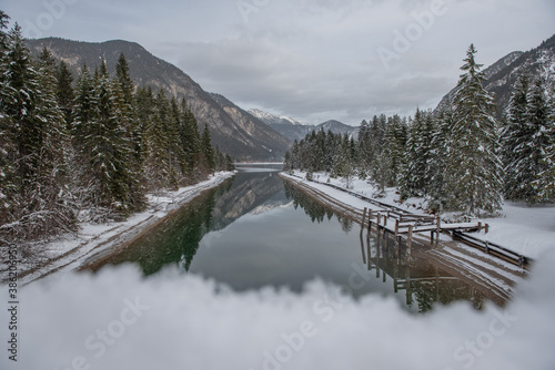 Heiterwanger See in Tirol im Winter