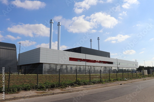 La chaufferie biomasse de surville vue de l'extérieur, chaufferie alimentée par biomasse, ville de Lyon, département du Rhône, France