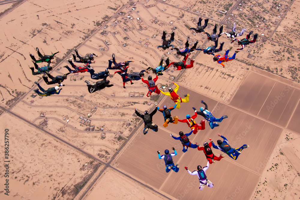 Sky diving large group formation Sky diving large group formation
