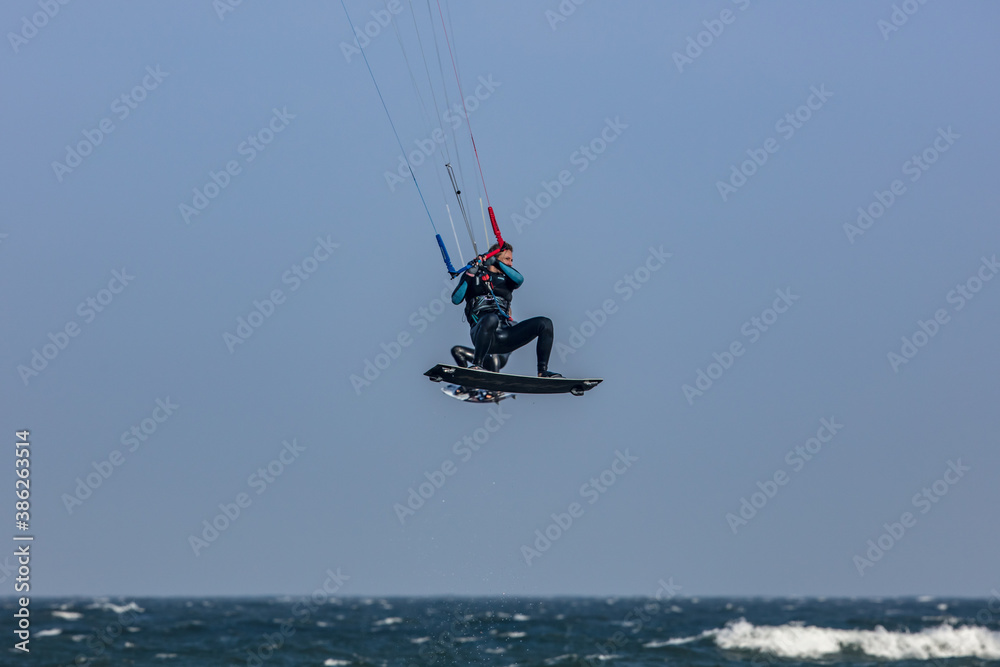 Naklejka premium kitesurfer