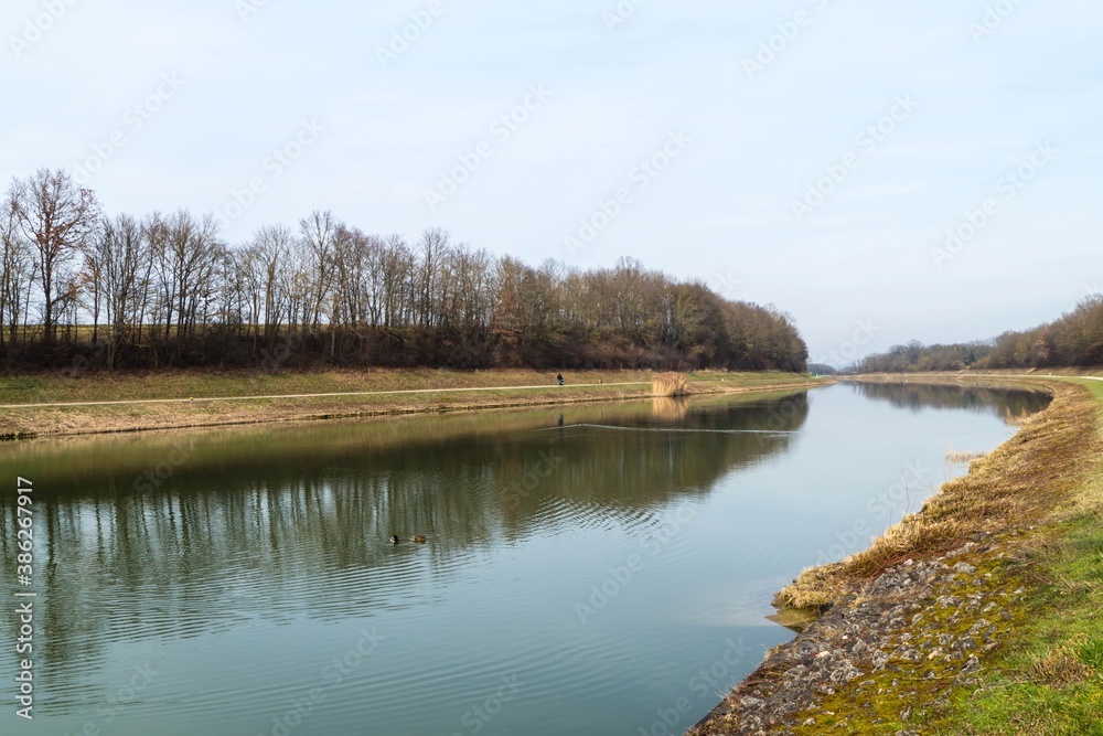 Main Donau Kanal im Herbst