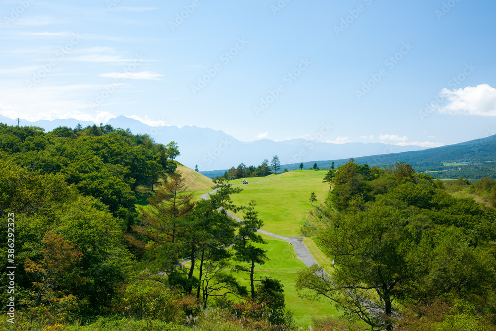 Obraz premium ゴルフ場と八ヶ岳