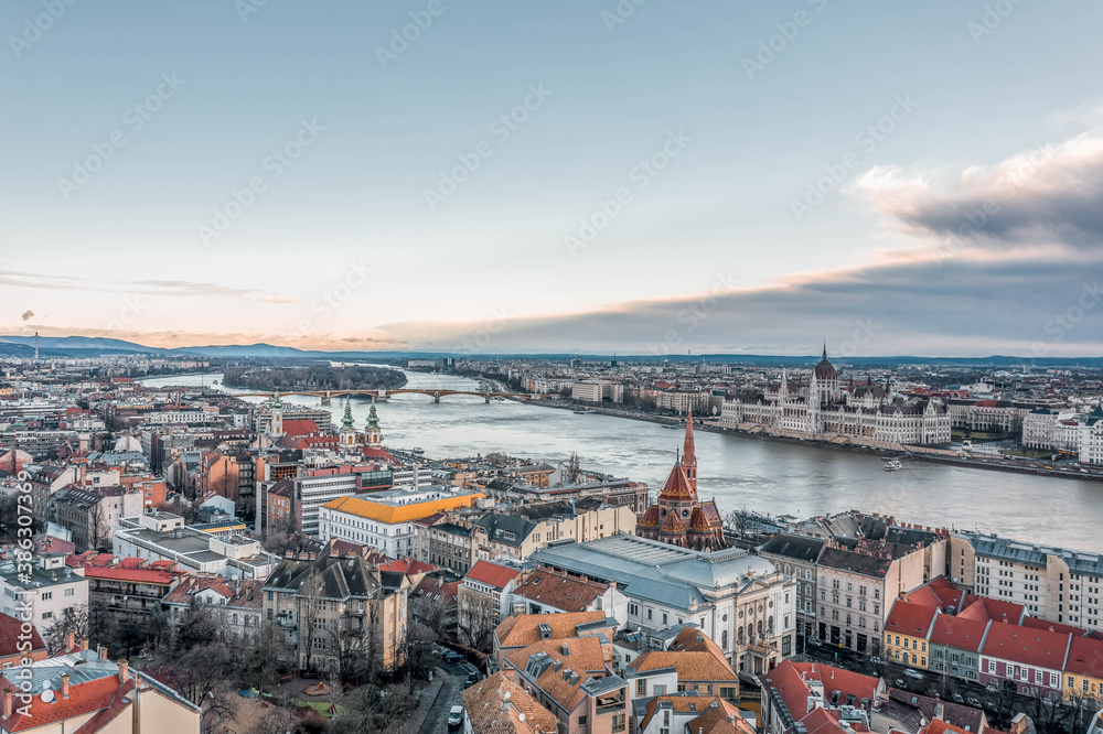 Obraz premium Aerial drone shot of Daunube river bank from Buda side in winter Budapest morning