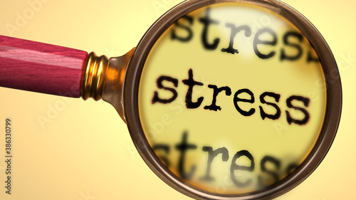 Foto Examine and study stress, showed as a magnify glass and word stress to symbolize