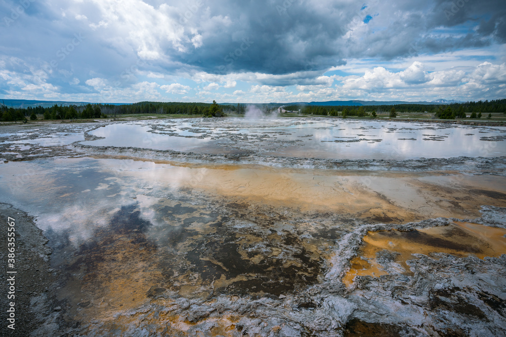 Fototapeta premium hydrothermal area of great fountain geyser in yellowstone national park, wyoming in the usa