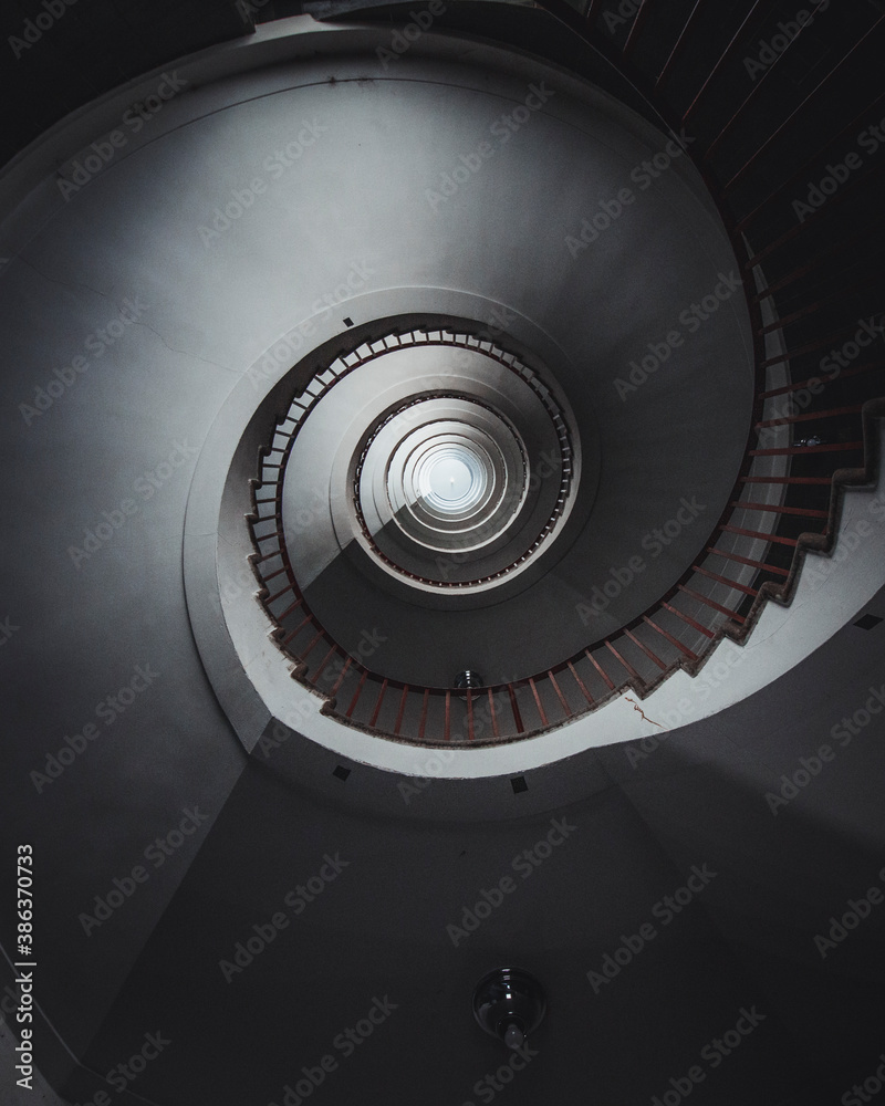 Fototapeta premium spiral staircase in the skyscraper