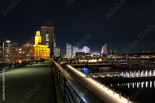 山下臨港線プロムナードから見る「みなとみらい」の夜景（横浜市中区）