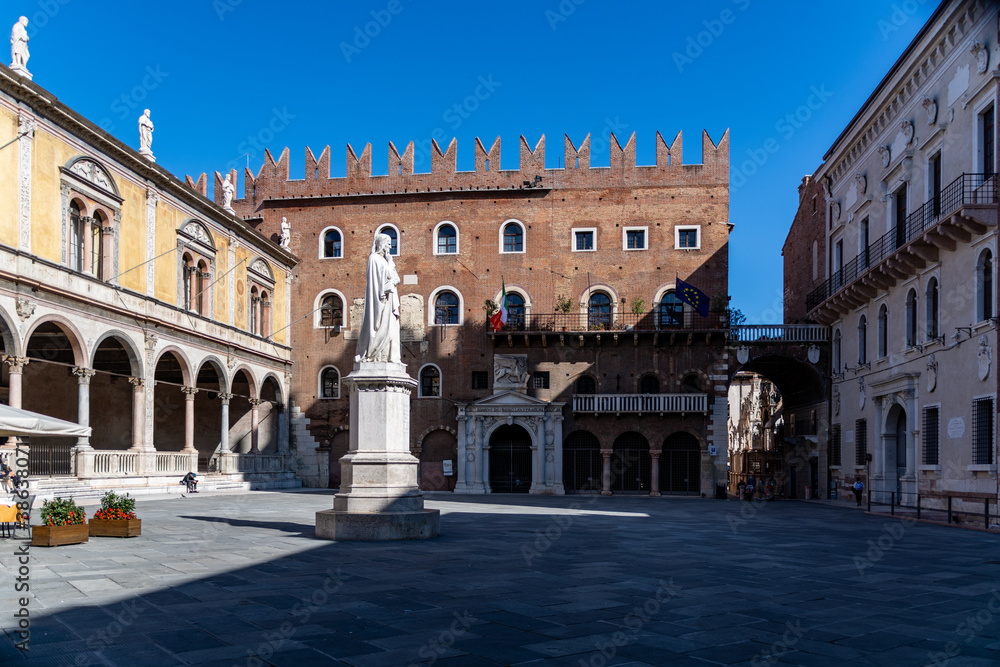Verona historic city center - Piazza dei Signori Square, Palazzo Governo Palace and Loggia del Consiglio with Dante Alighieri monument