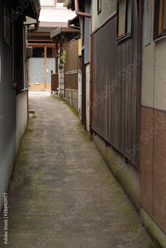 日本の路地 © 幸雄 花田
