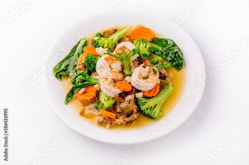 Noodles with shrimp in gravy sauce