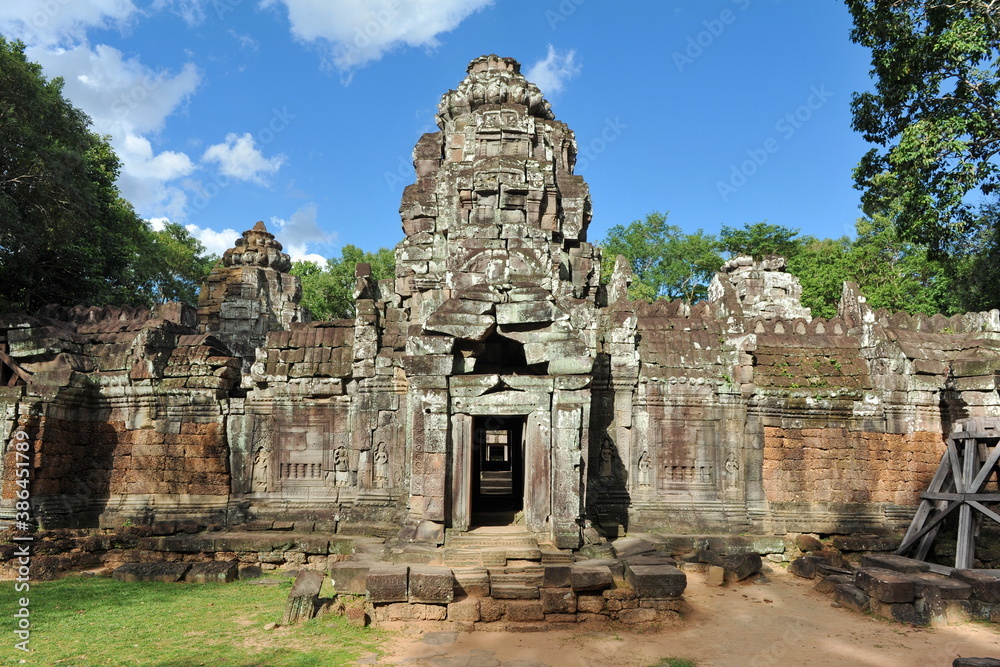 Naklejka premium temple at angkor wat complex in cambodia