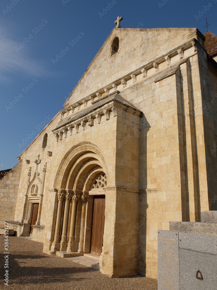 Eglise ancienne dans le sud de la France