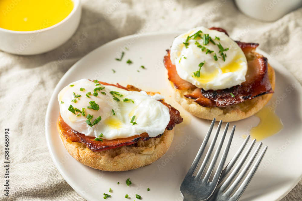 Warm Homemade Eggs Benedict Warm Homemade Eggs Benedict