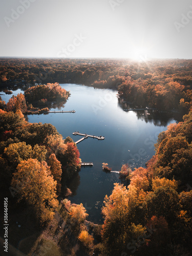 Foto North Chagrin Reservation lake area aerial