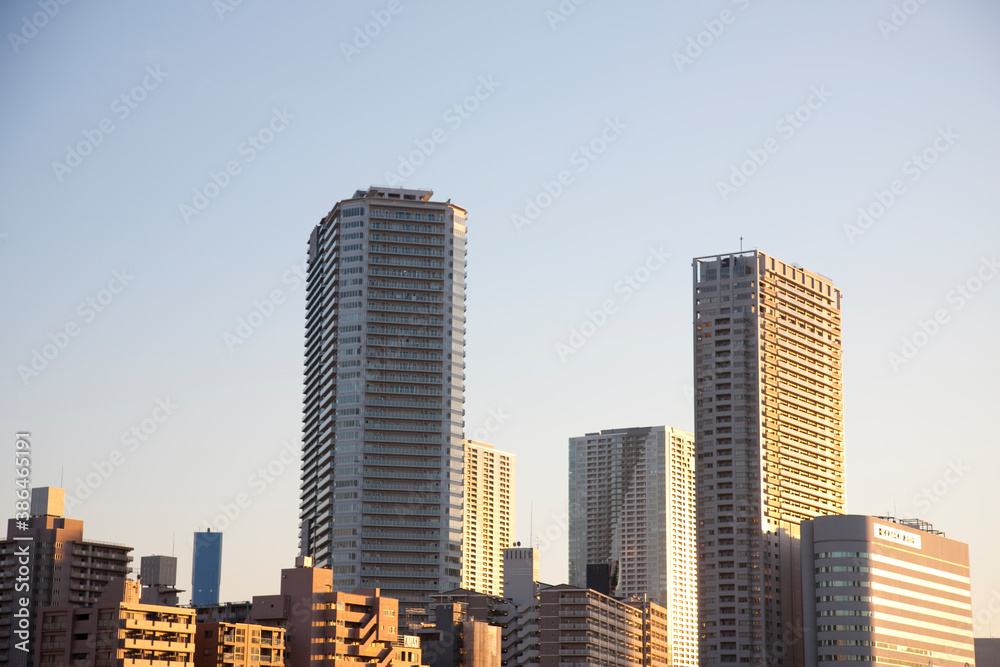 夕陽に照らされるビル群 夕陽に照らされるビル群